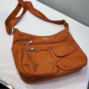 Xl Baggallini orange travel purse luggage strap side pockets adjustable strap